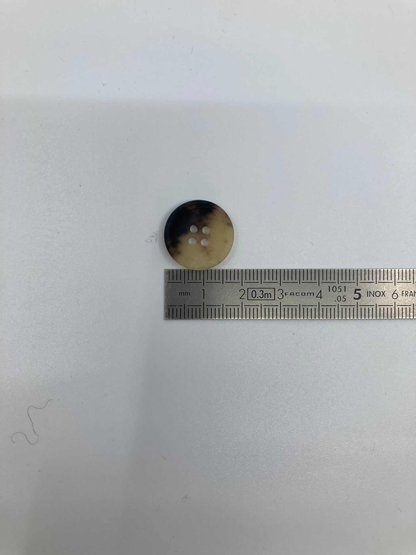 Boutons façon écaille - 4 trous - 17 mm