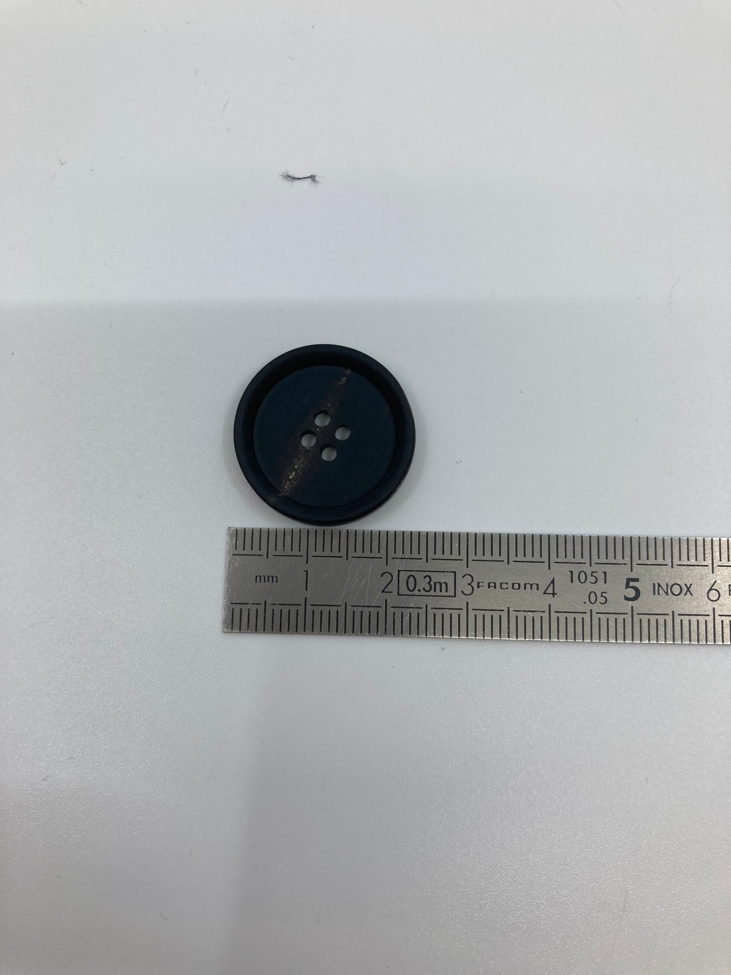 Boutons façon écaille - 4 trous - 23 mm