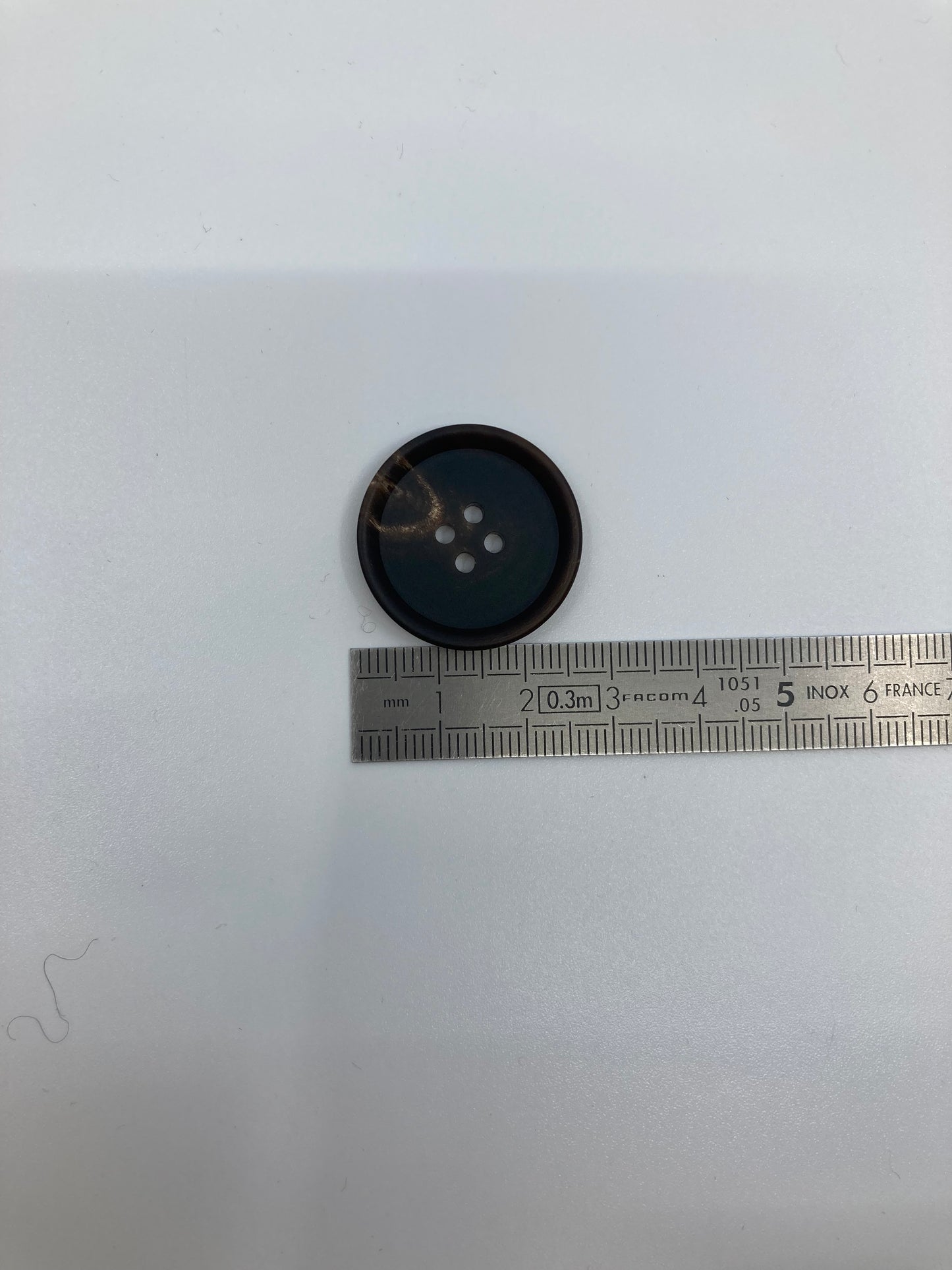 Boutons façon écaille - 4 trous - 25 mm