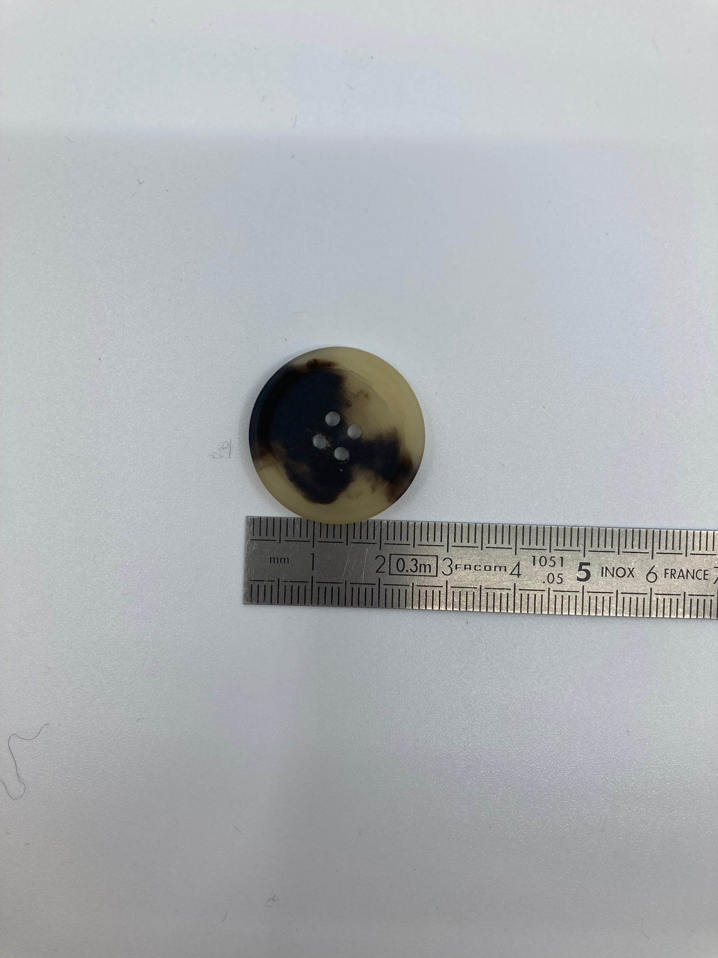 Boutons façon écaille - 4 trous - 25 mm