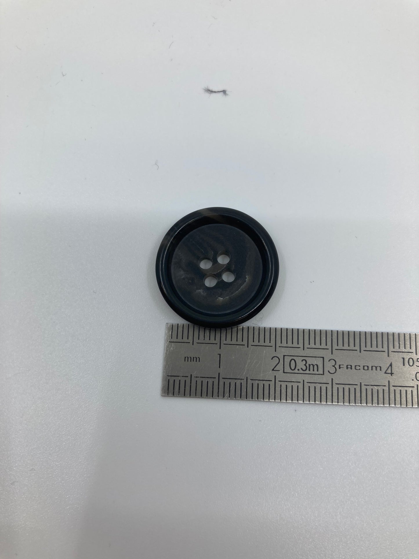 Boutons façon écaille - 4 trous - 23 mm