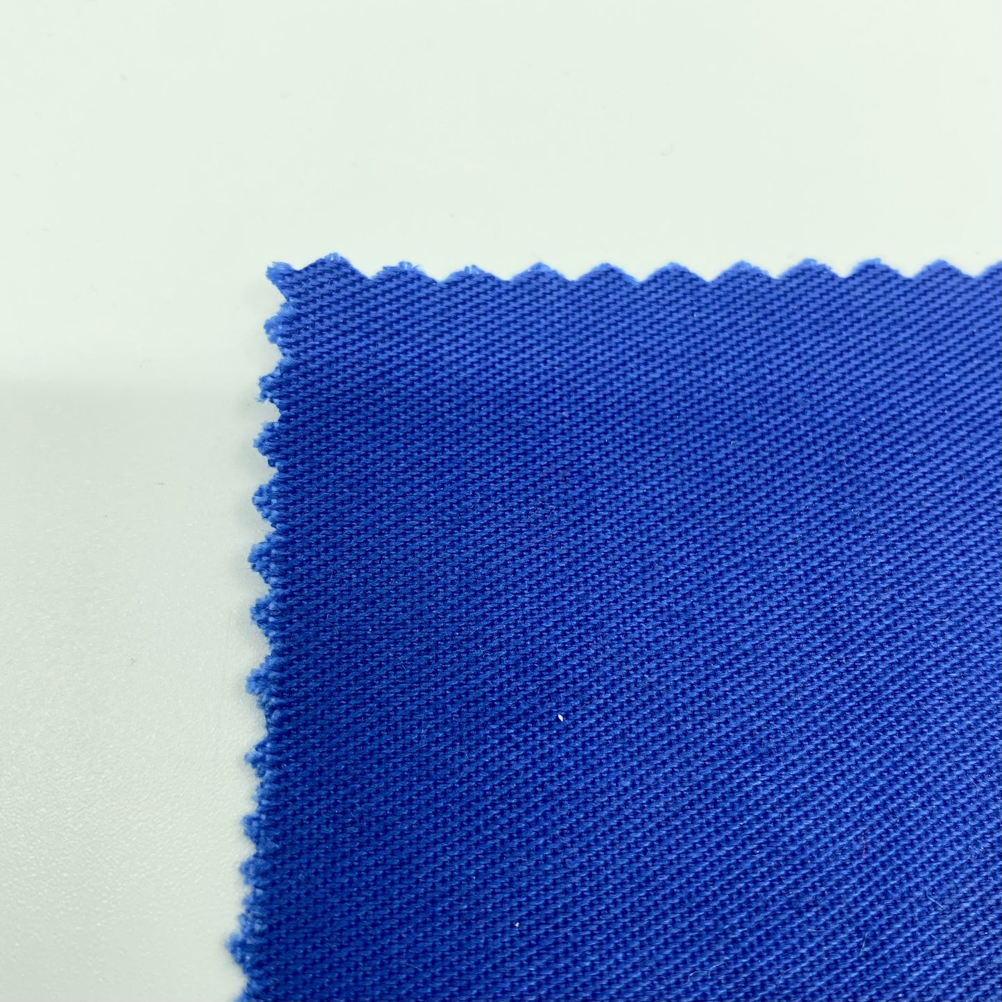 Tissu - Sergé défroissable indestructible bleu