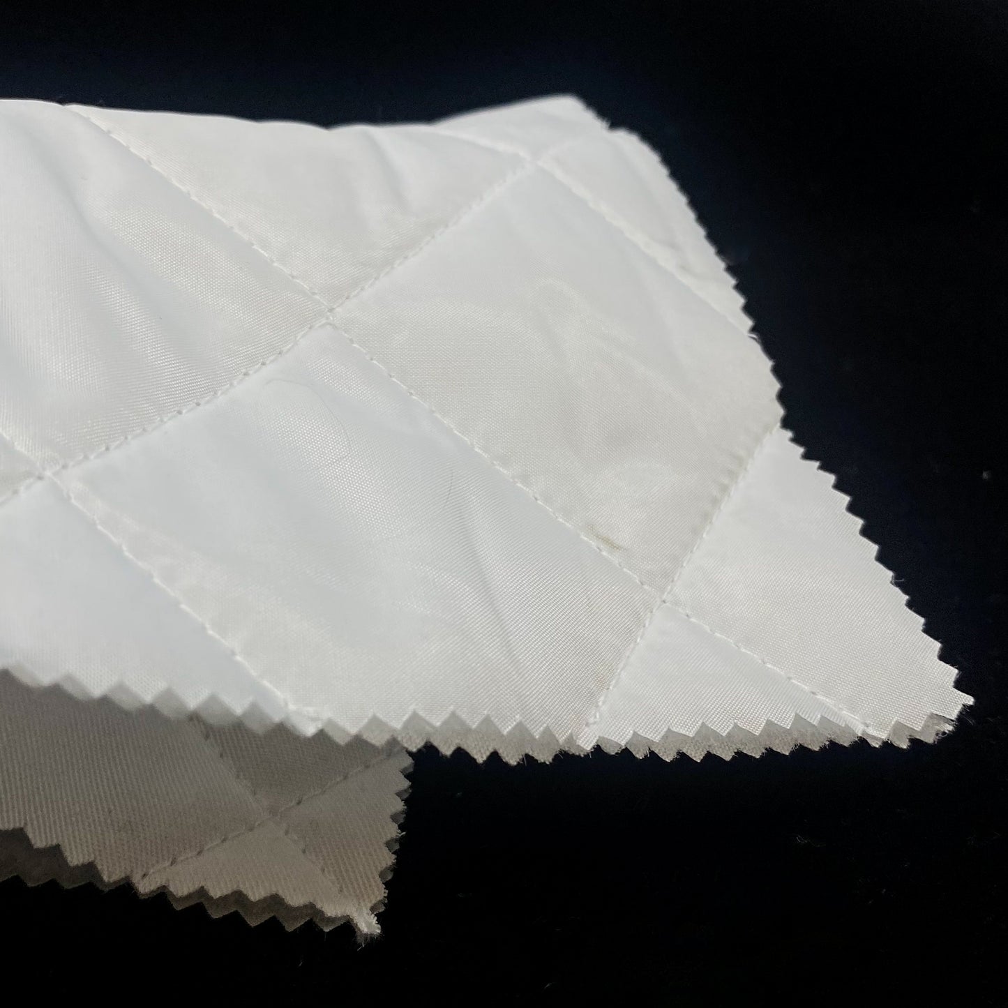 Tissu - Sergé matelassé ouaté blanc