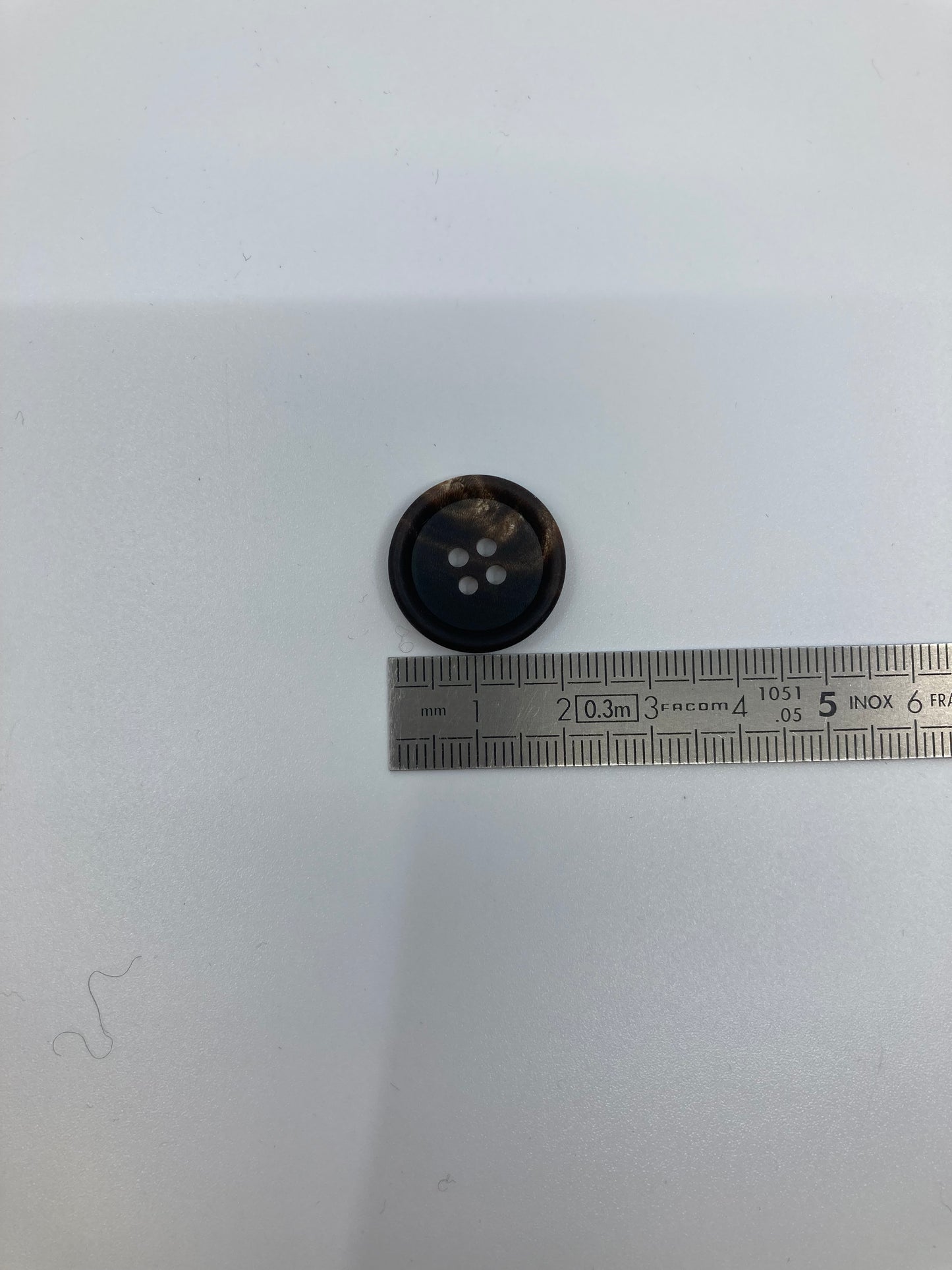 Boutons façon écaille - 4 trous -  20 mm