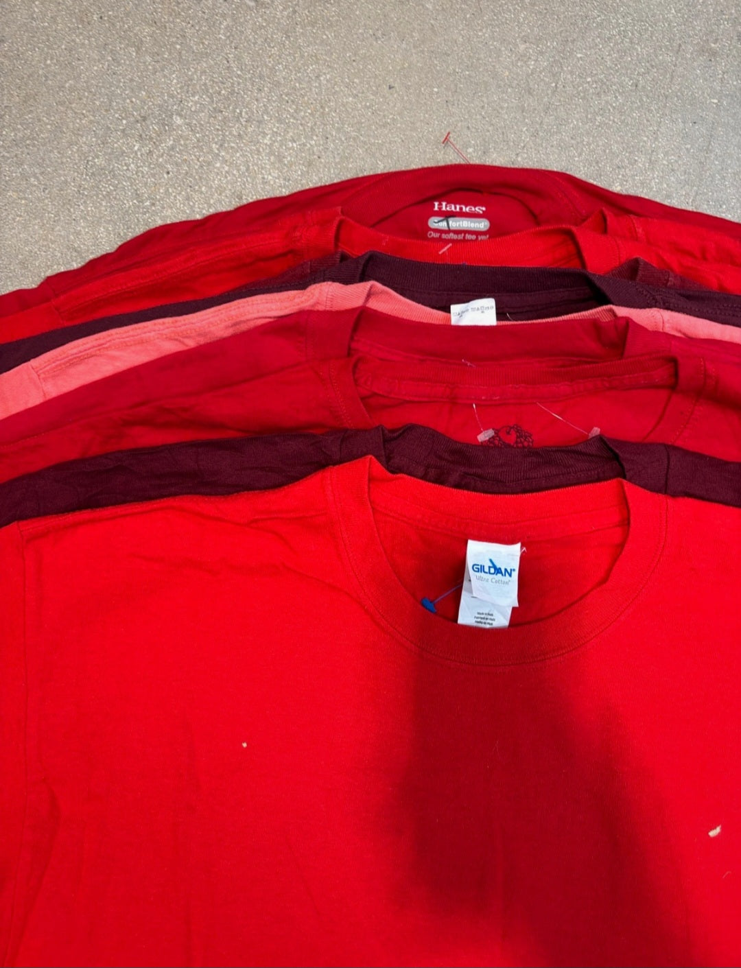 Produits finis - Lots de t-shirts rouge