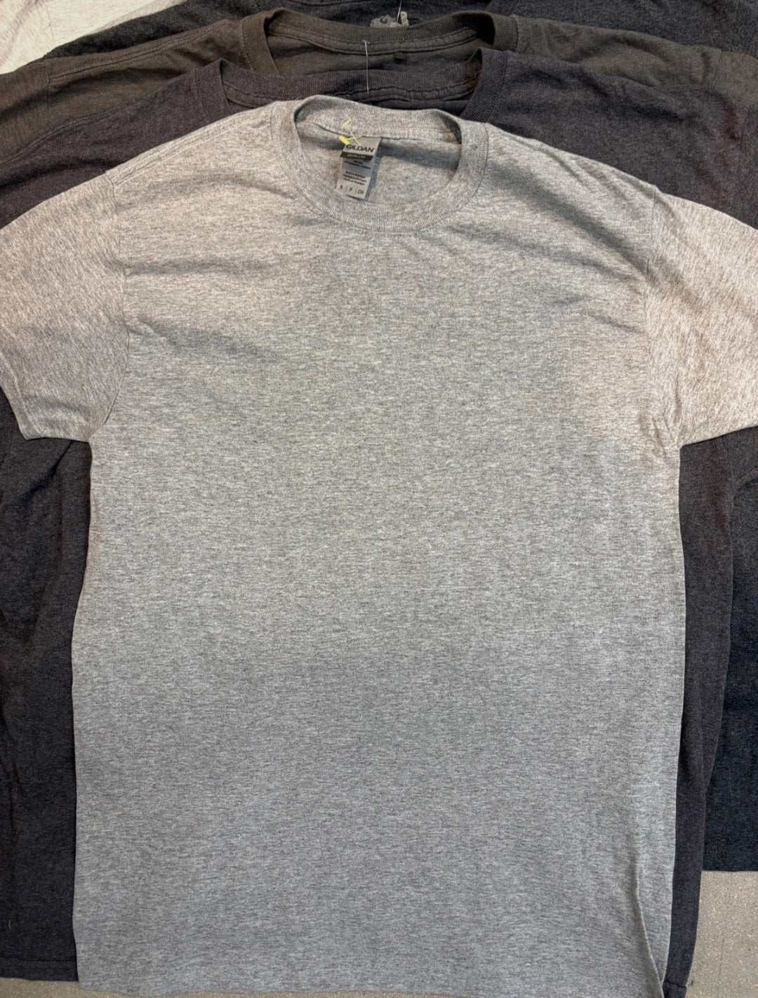 Produits finis - Lots de t-shirts gris