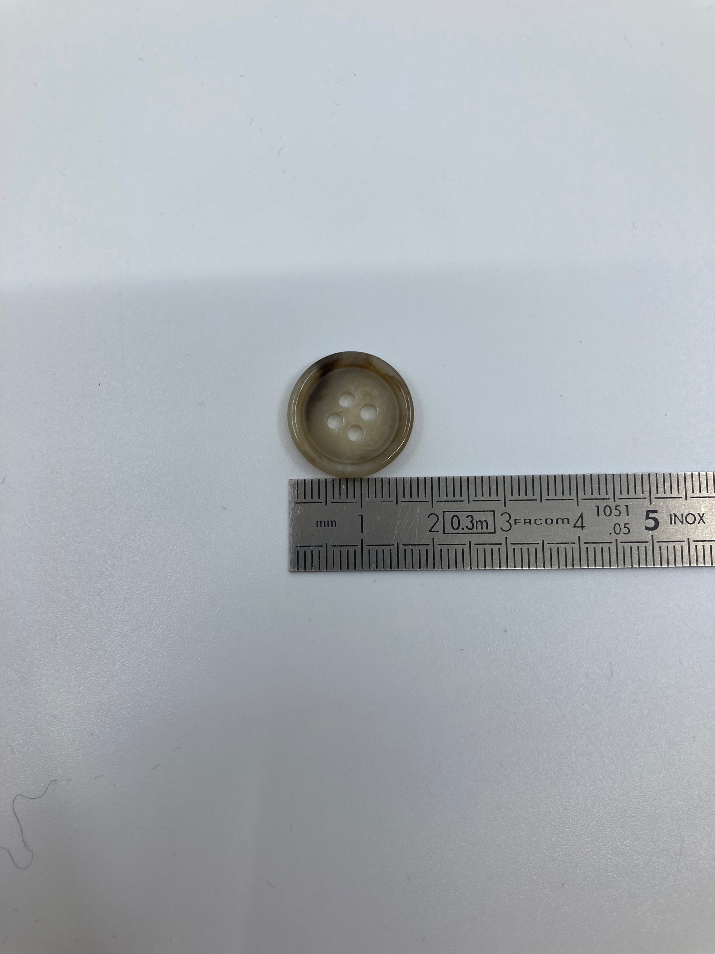 Boutons façon écaille - 4 trous - 17 mm