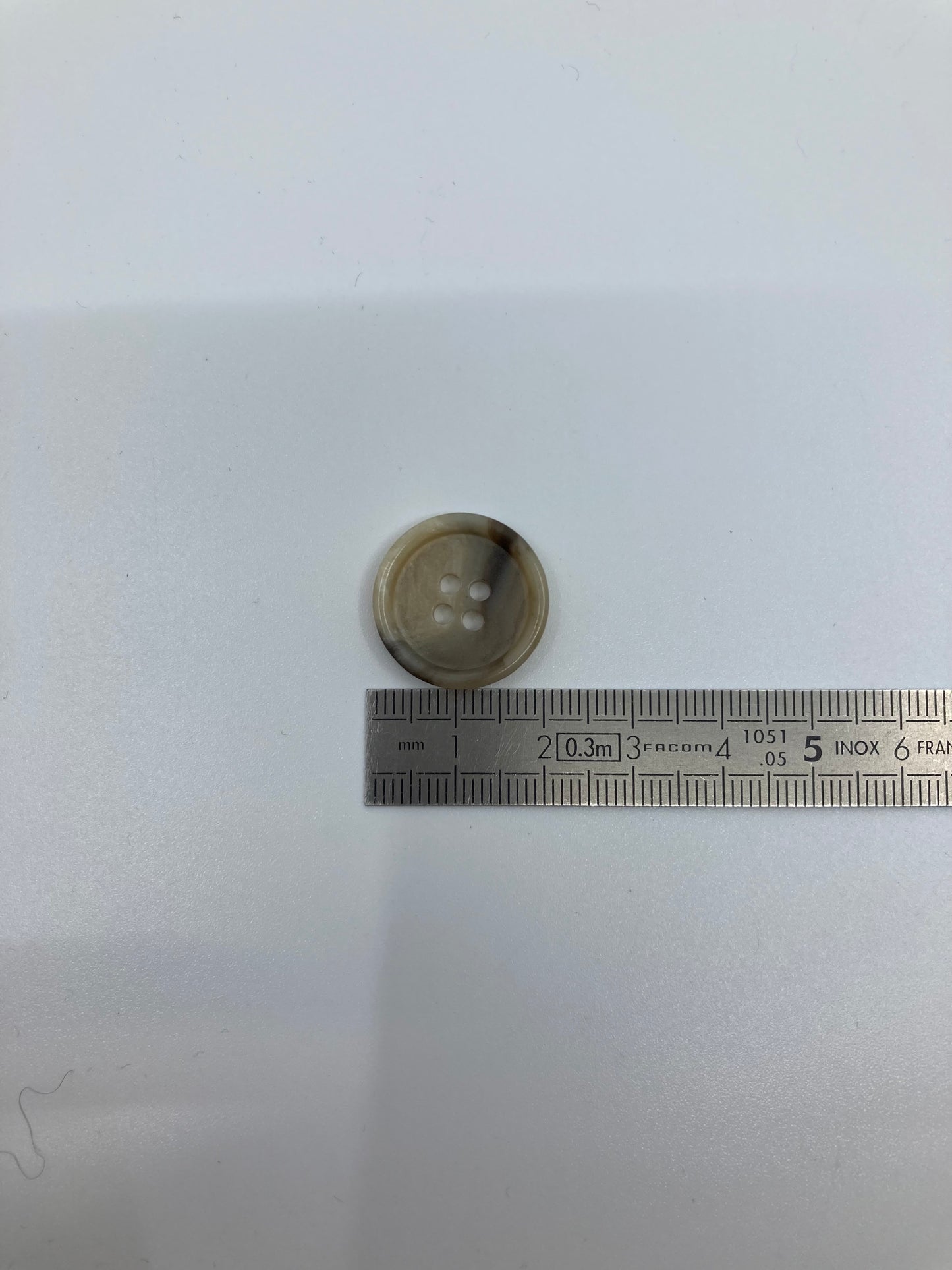 Boutons façon écaille - 4 trous - 20 mm