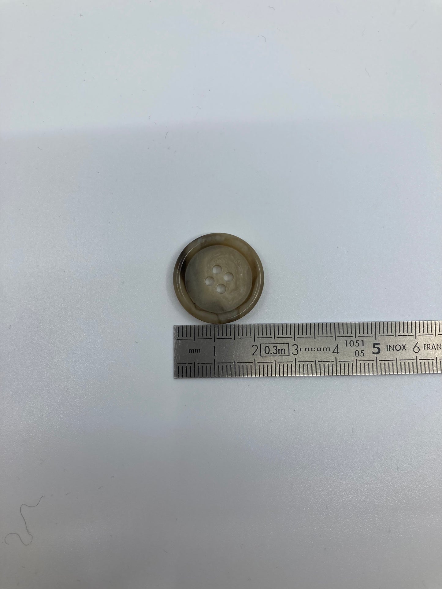 Boutons façon écaille - 4 trous - 23 mm