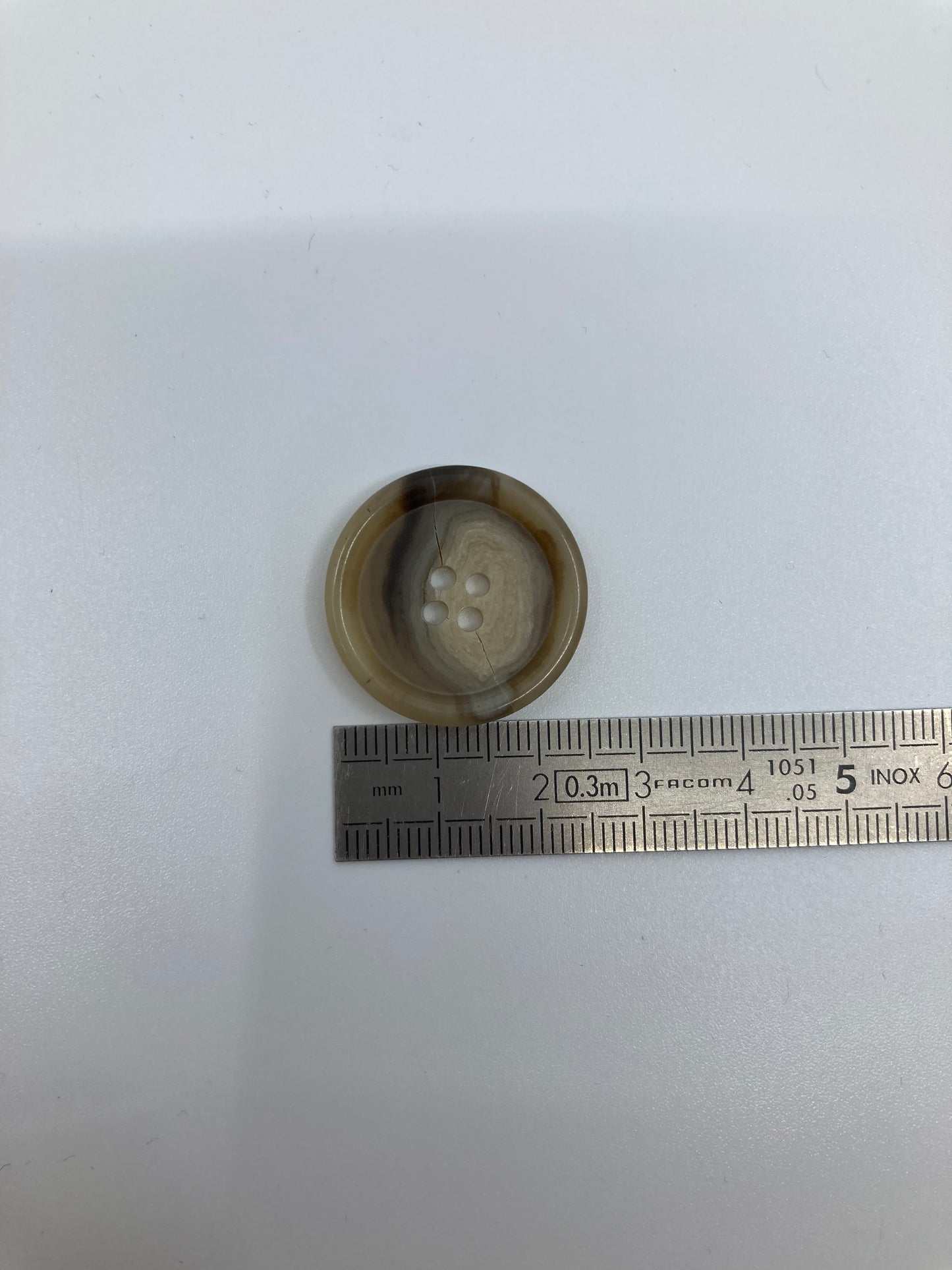 Boutons façon écaille - 4 trous - 25 mm