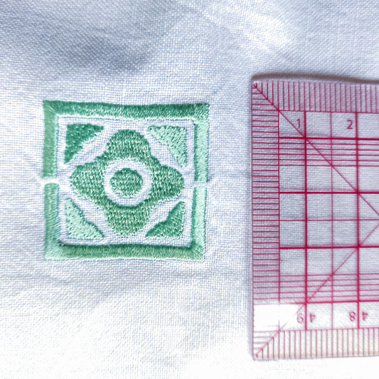 Tissu - Toile de coton et lin brodée celadon (nappe)