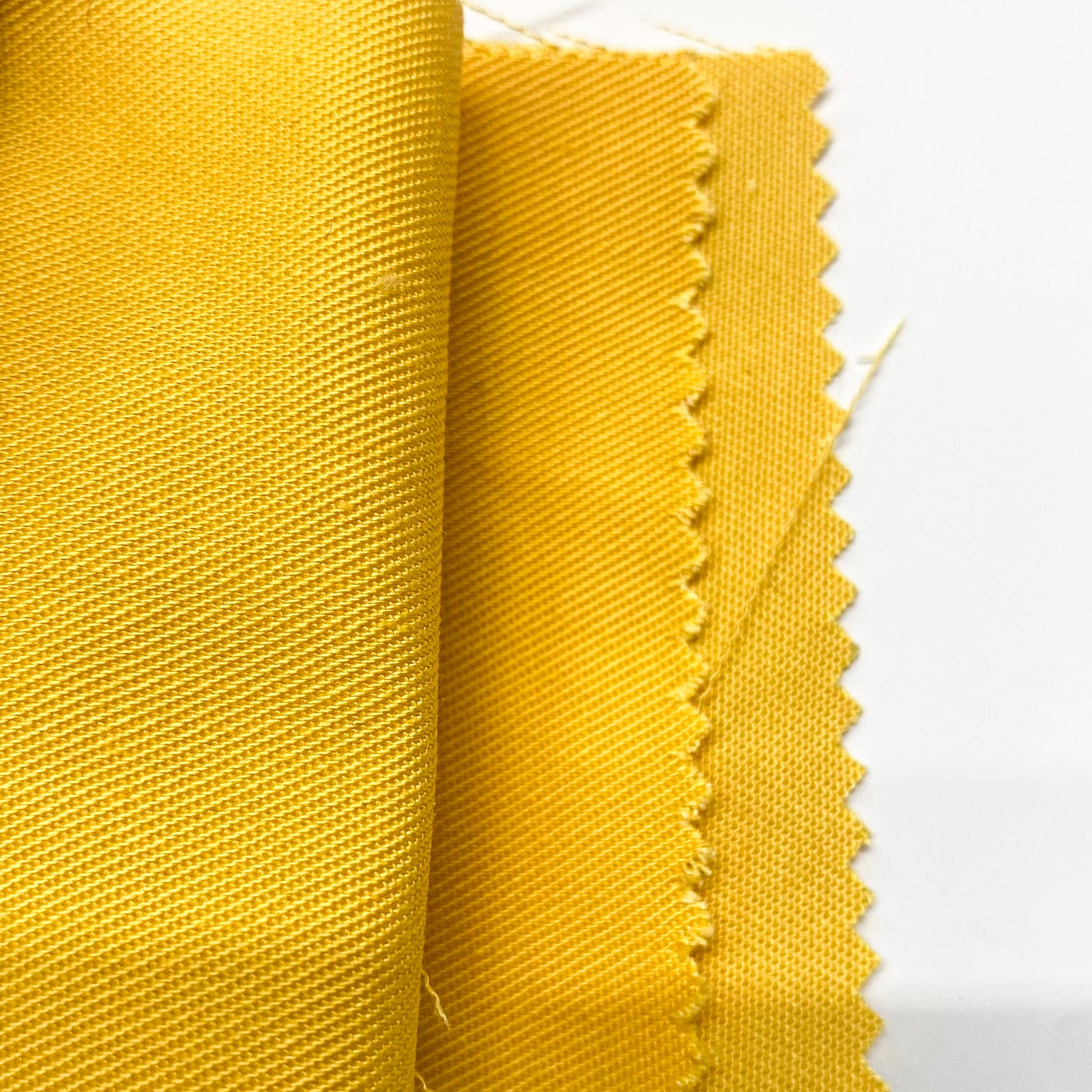 Tissu - Sergé polyester jaune