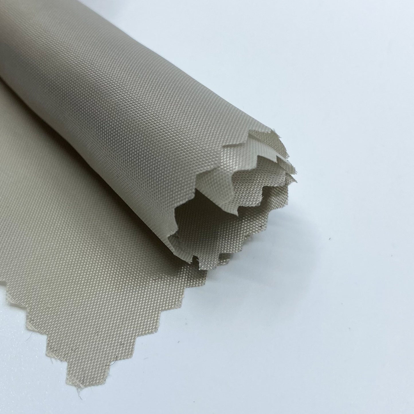 Tissu - Taffetas polyester taupe